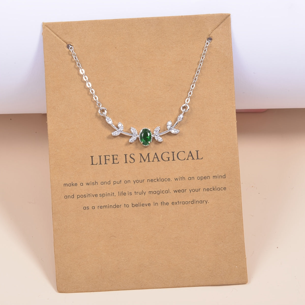 Collier "Feuillage d'Or" & Émeraude de Synthèse